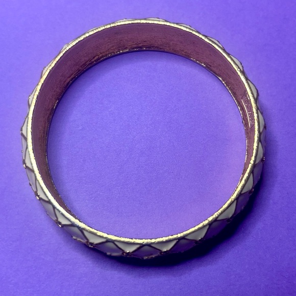 Kate Spade New York Cream and Gold Tone Lattice Bangle Bracelet, NWOT, Designer - Picture 4 of 5